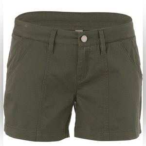 LOLE Casey Short in Army Green Mid Rise Mid Thigh Short
